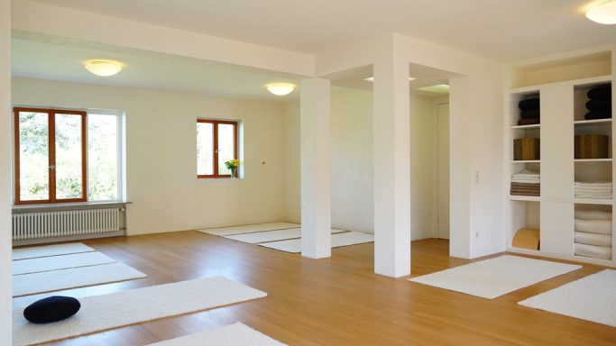Yoga Gutschein, Yoga Saarbrücken, Yogastudio, Yoga Gruppenkurse, Online Yoga, Yoga Übung, Yoga Unterricht, Yoga Probestunde