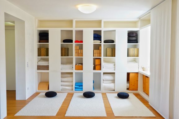 Yoga Gutschein, Yoga Saarbrücken, Yogastudio, Yoga Gruppenkurse, Online Yoga, Yoga Übung, Yoga Unterricht, Yoga Probestunde